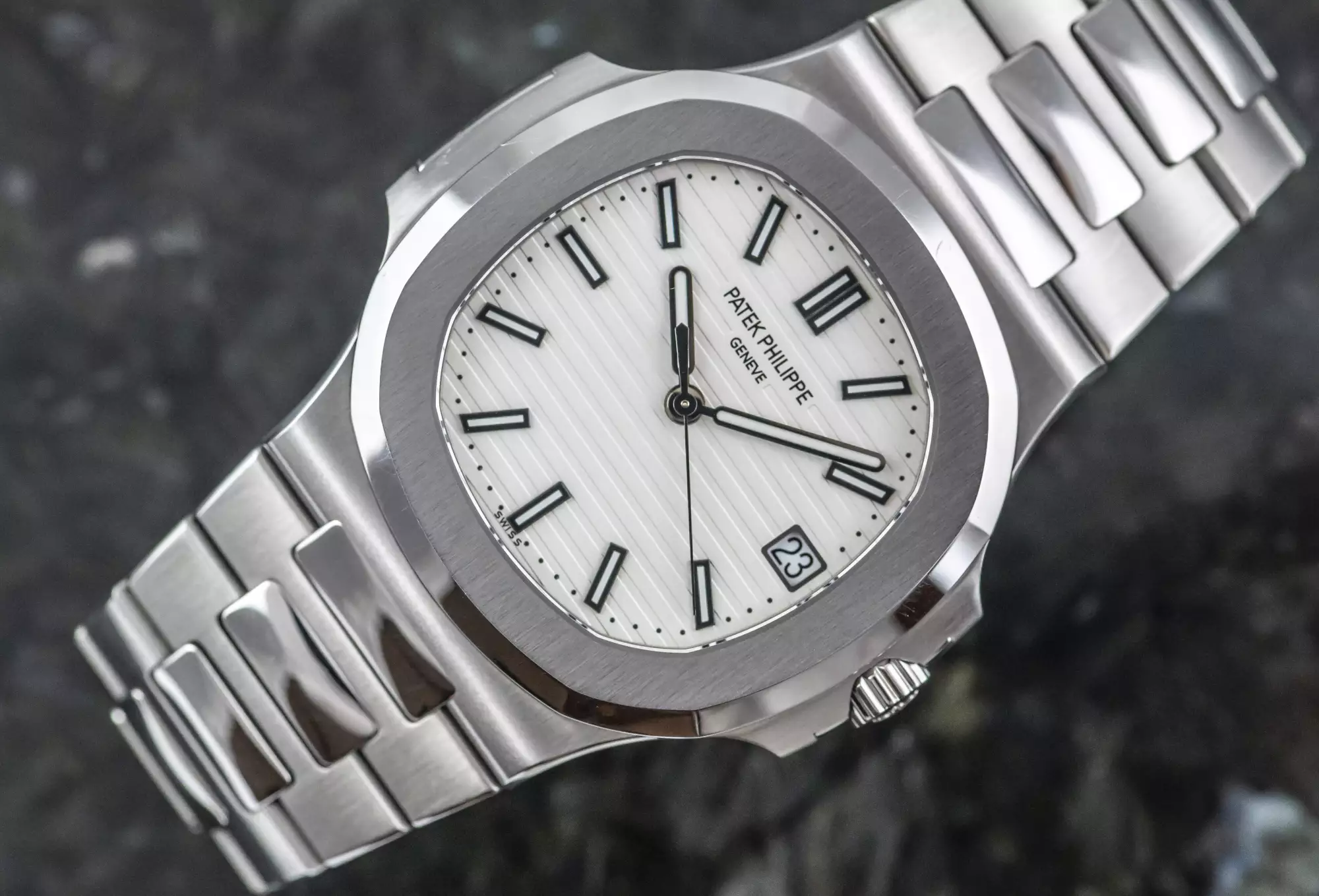 Patek Philippe Nautilus 5711 white dial Full Set 2019 calibre 26-330