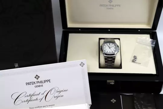 Patek Philippe Nautilus 5711 white dial Full Set 2019 calibre 26-330 photo 12