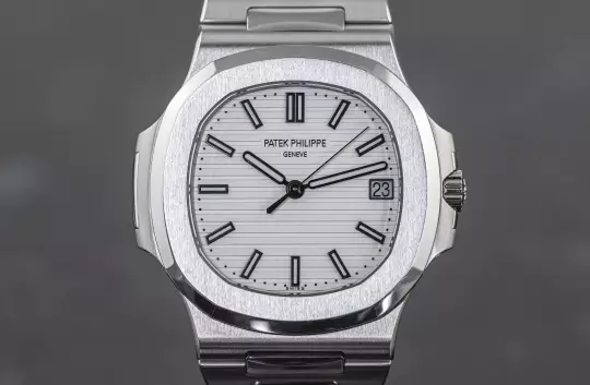 Patek Philippe Nautilus 5711 white dial Full Set 2019 calibre 26-330 photo 7