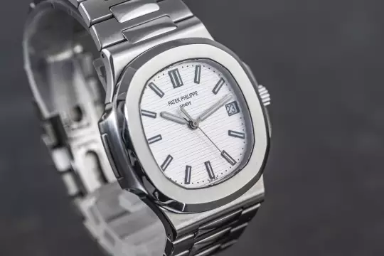 Patek Philippe Nautilus 5711 white dial Full Set 2019 calibre 26-330 photo 8