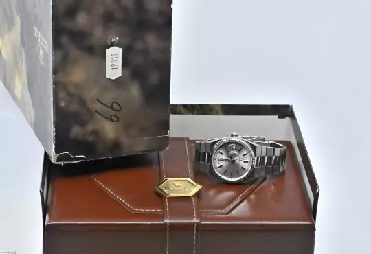 Rolex very rare Day-Date Oysterquartz 19019 white gold Collectors Full Set photo 17