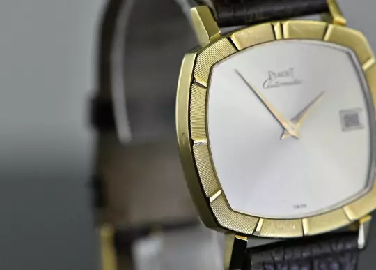 Piaget rare Vintage TV Screen Date 13423 Automatic yellow gold photo 9